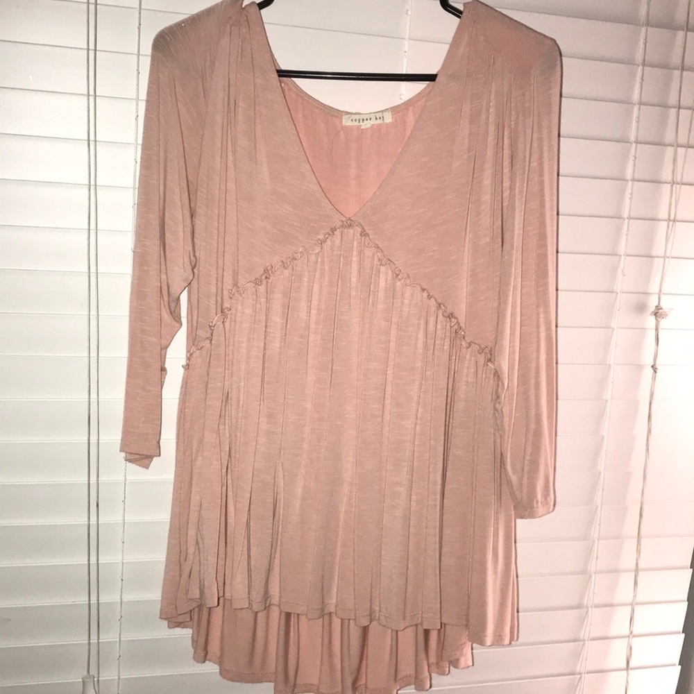 Super cute high low shirt!